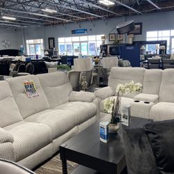white sofa loveseat 🧸🔥 $1,699
