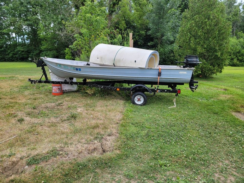 12 FT ALUMINUM BOAT , MOTOR , TRAILER