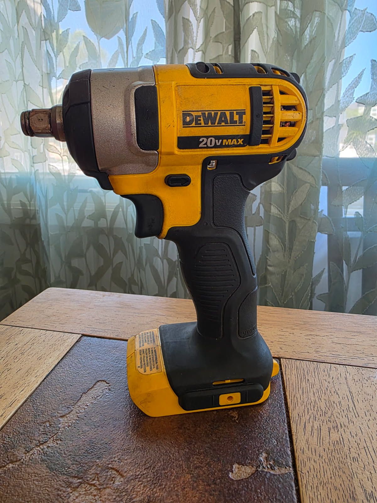 Dewalt 1/2 Impact Wrench ( Tool only)