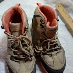 Sketchers Woman's Size 5.5 High Top Tennis Shoes