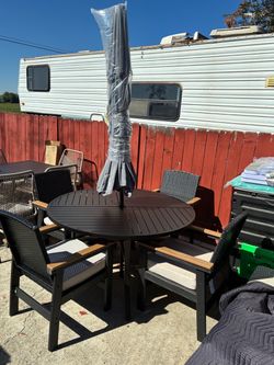 Outdoor Patio Dining Set with Umbrella
