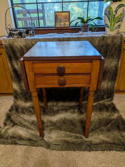 Antique pine wood Drop-Leaf Side Table with Drawers