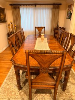 8 person dinning set and server