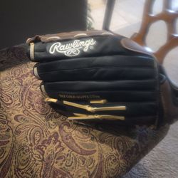 Rawlings 14 Inch Soft Ball Glove Like New
