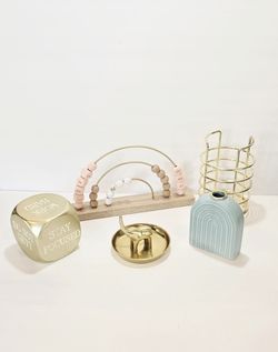 SUPER CUTE 😍 💕 ✨️GOLD TONED ACCESSORIES BUNDLE/LOT✨️COLLECTION!