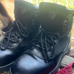 Men’s Slip Resistant Work Boots (size 11) 