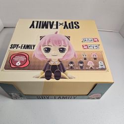 Spy x Family Bobble Hero Blind-Box Mini-Figure Case of 12