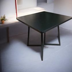 Square dinette table