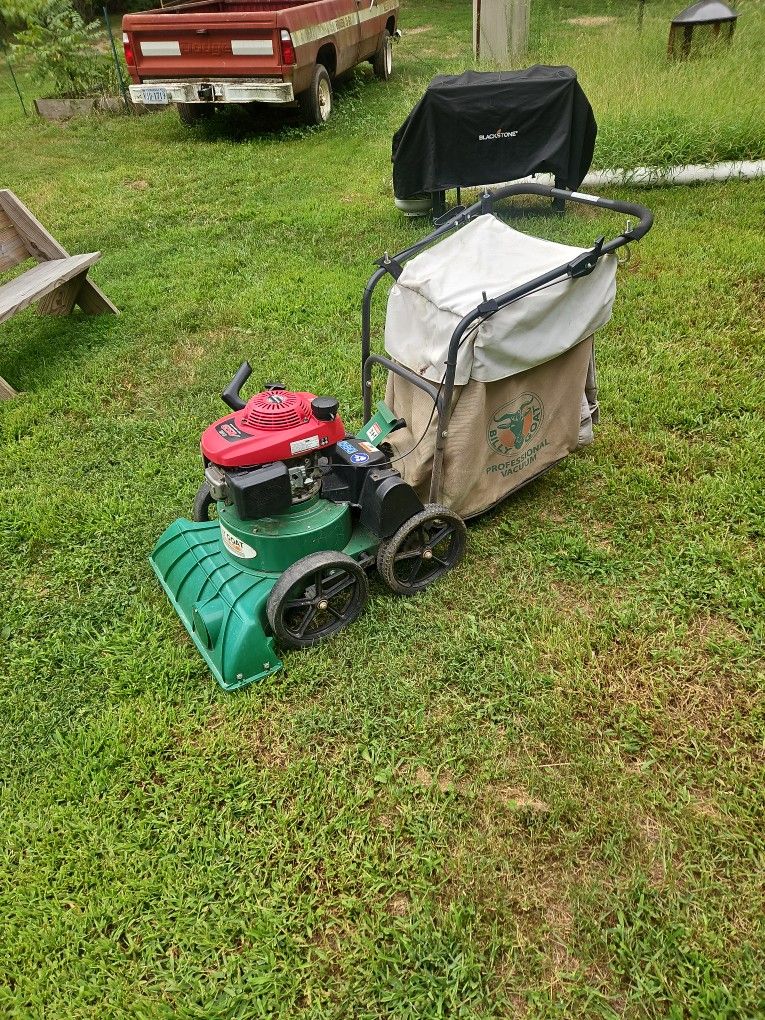 Billy Goat Profesional Lawn Vacuum