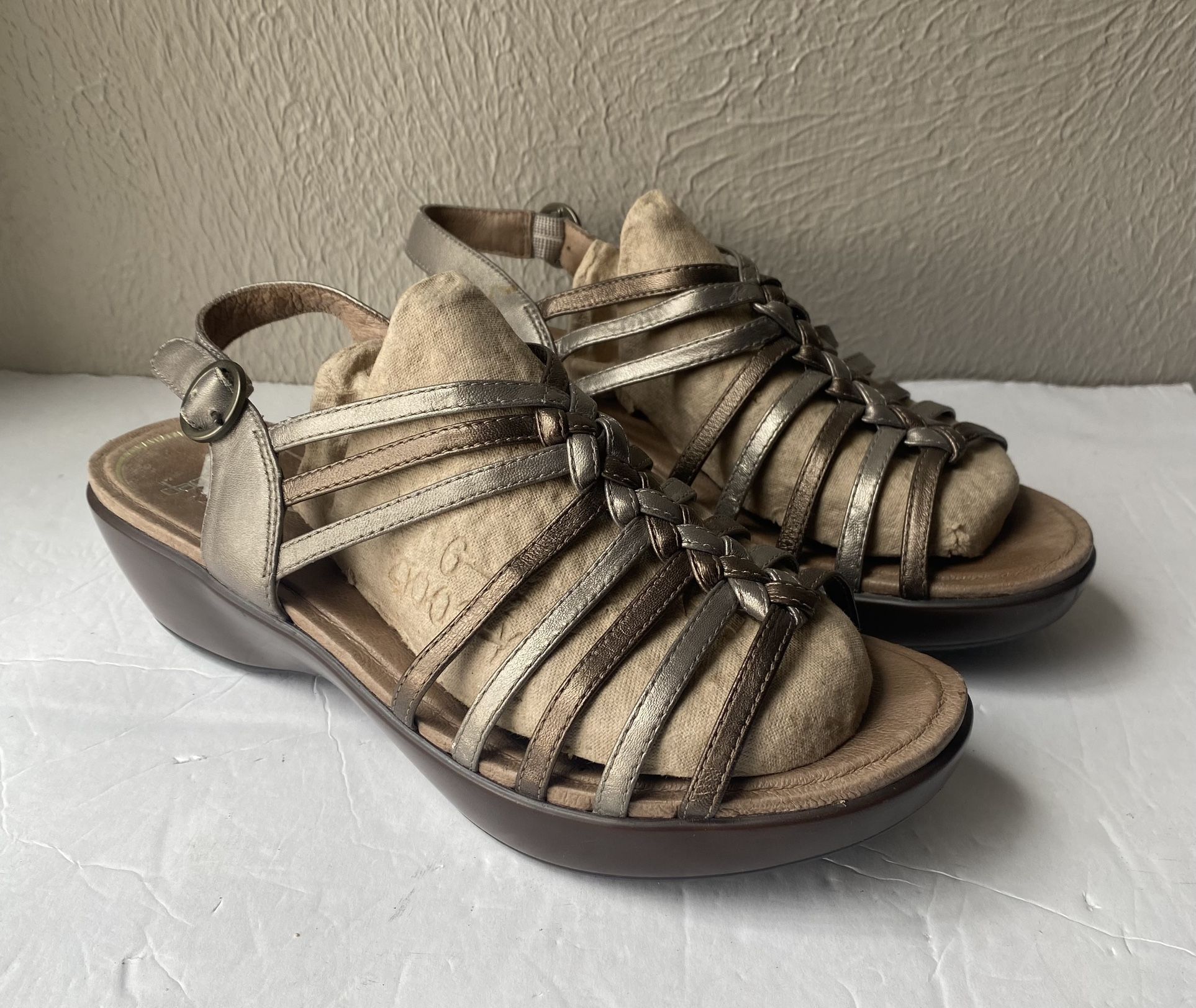 Dansko Leather Strap Sandals Size 8.5/ 39