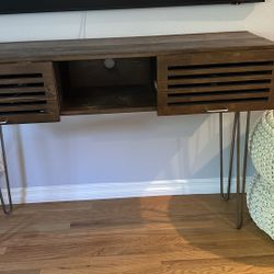 Mid Century Modern Console Table / Media Stand