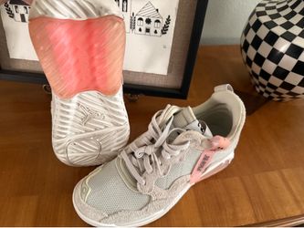 Nike Jordan Max Aura Women’s Size 10 – White/Pink – Great Condition