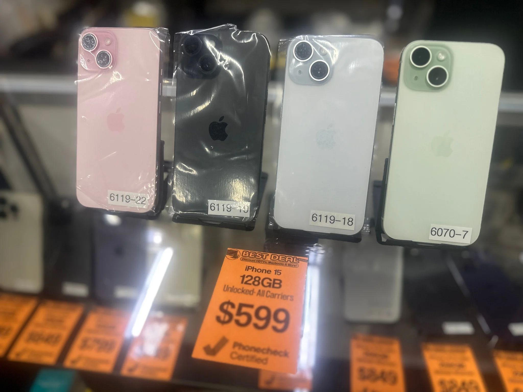 Apple iPhone 15 Unlocked 128GB (Various Colors)