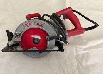 SKIL 7-1/4 In. Lightweight Worm Drive Circular Saw
