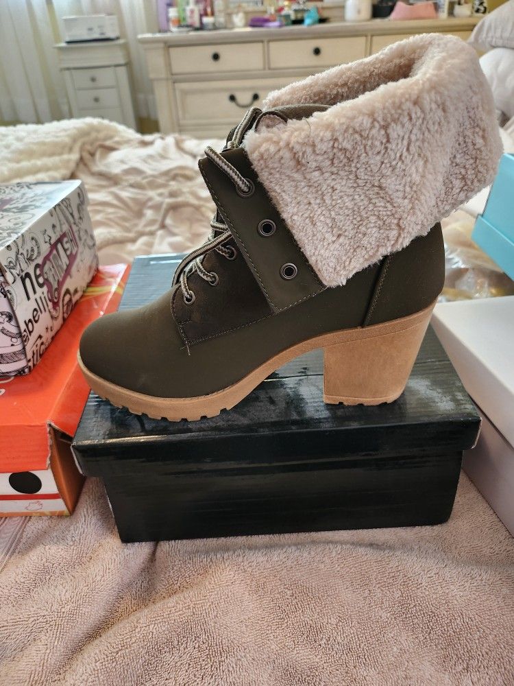 Olive Green Lined Boots