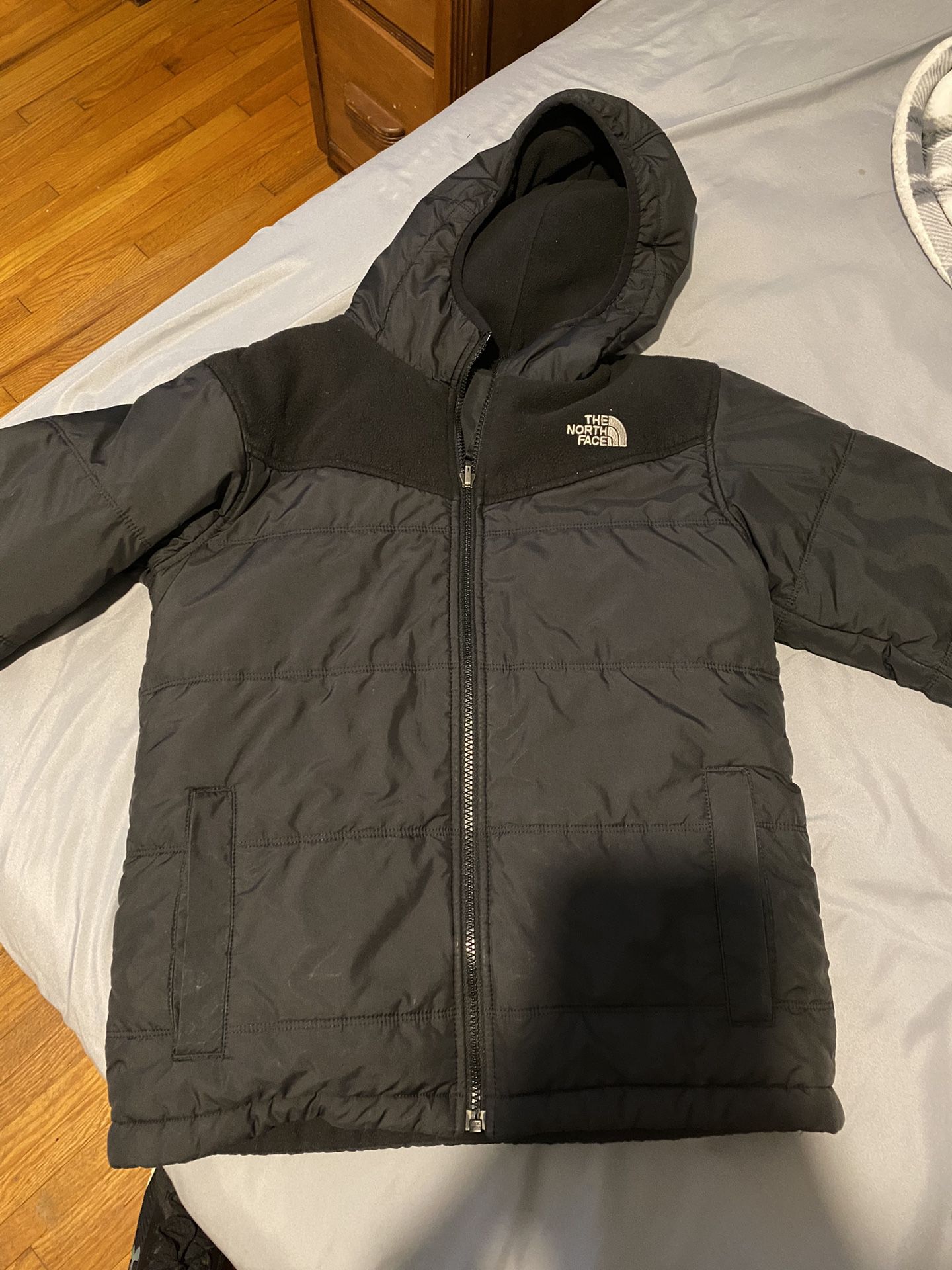 North face Winter Puffer Jacket YLG Boys 