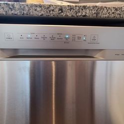 SAMSUNG DISHWASHER BRAND NEW .
