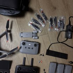 DJI Air 2S Drone Bundle (Smart Controll + 4 Batteries + ND Filters + Extras)