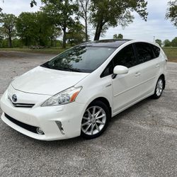 2013 Toyota Prius V Five w/Tech Package 99K Rare
