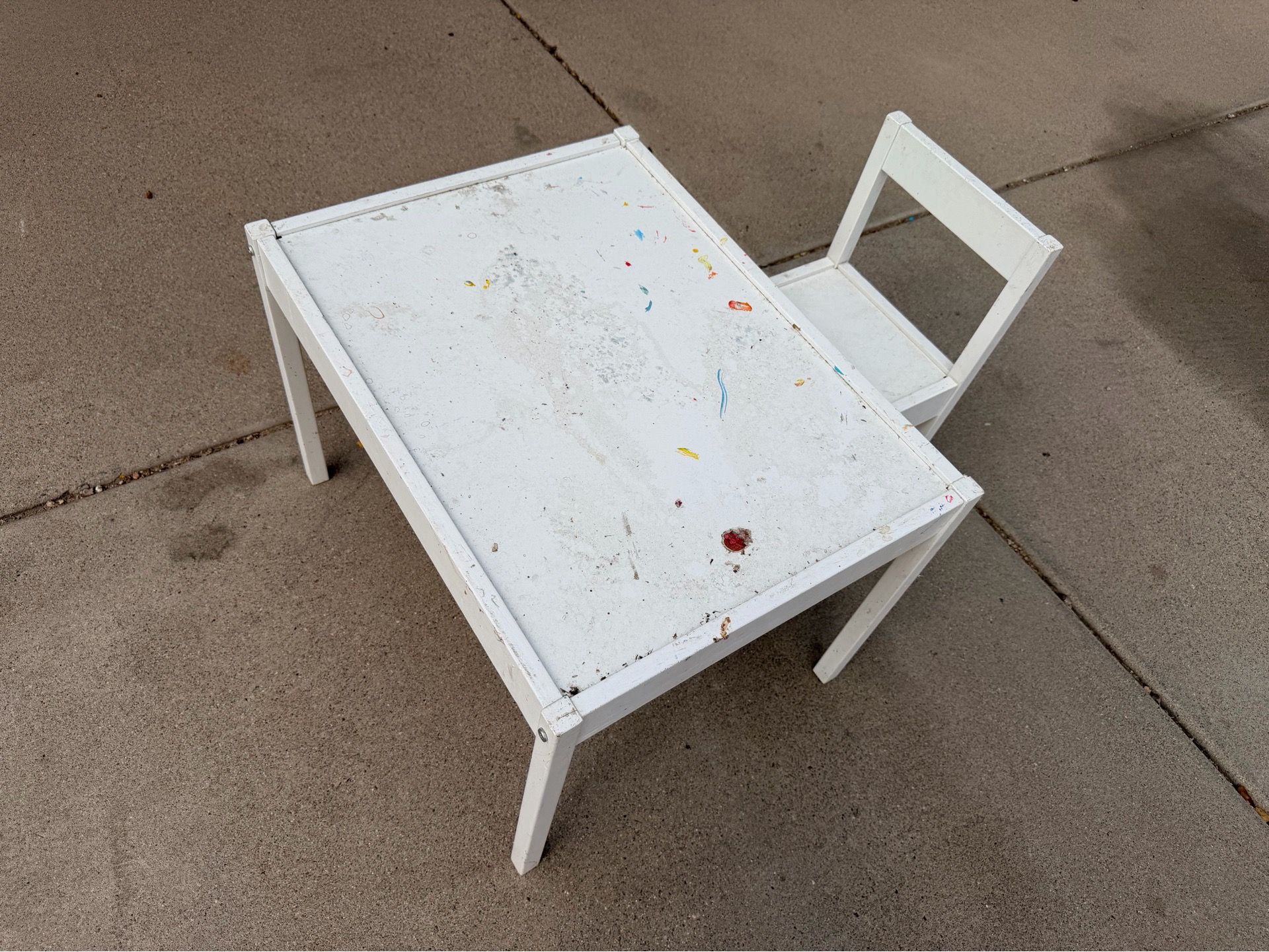 Corel White Wood Kids Table with One Chair