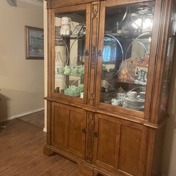 Table And Chairs Set With Lighted Hutch (seats 8)
