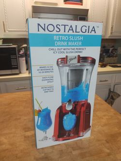 NOSTALGIA 32 oz. Retro Slush Drink Maker