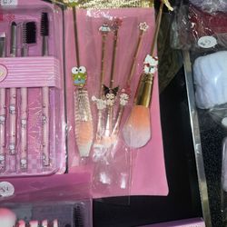 New Hello Kitty Makeup Brushes