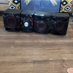 4 Speakers For 400 They are from the LG brand!.