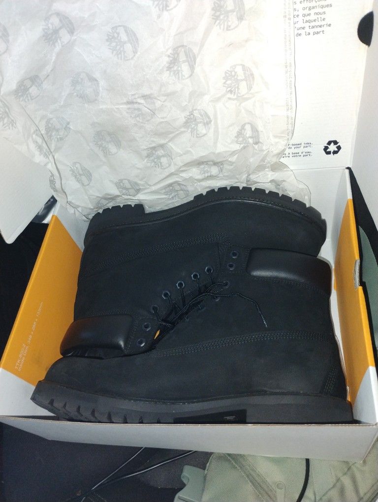 140$ Brand New Never Worn Black Timbs Size 12