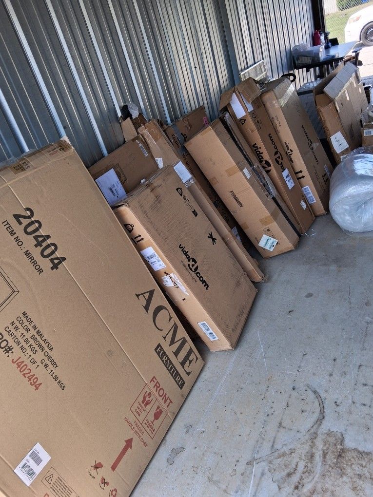 Wholesale Furniture and Home Decor