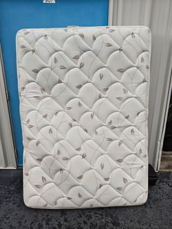 Full size mattress