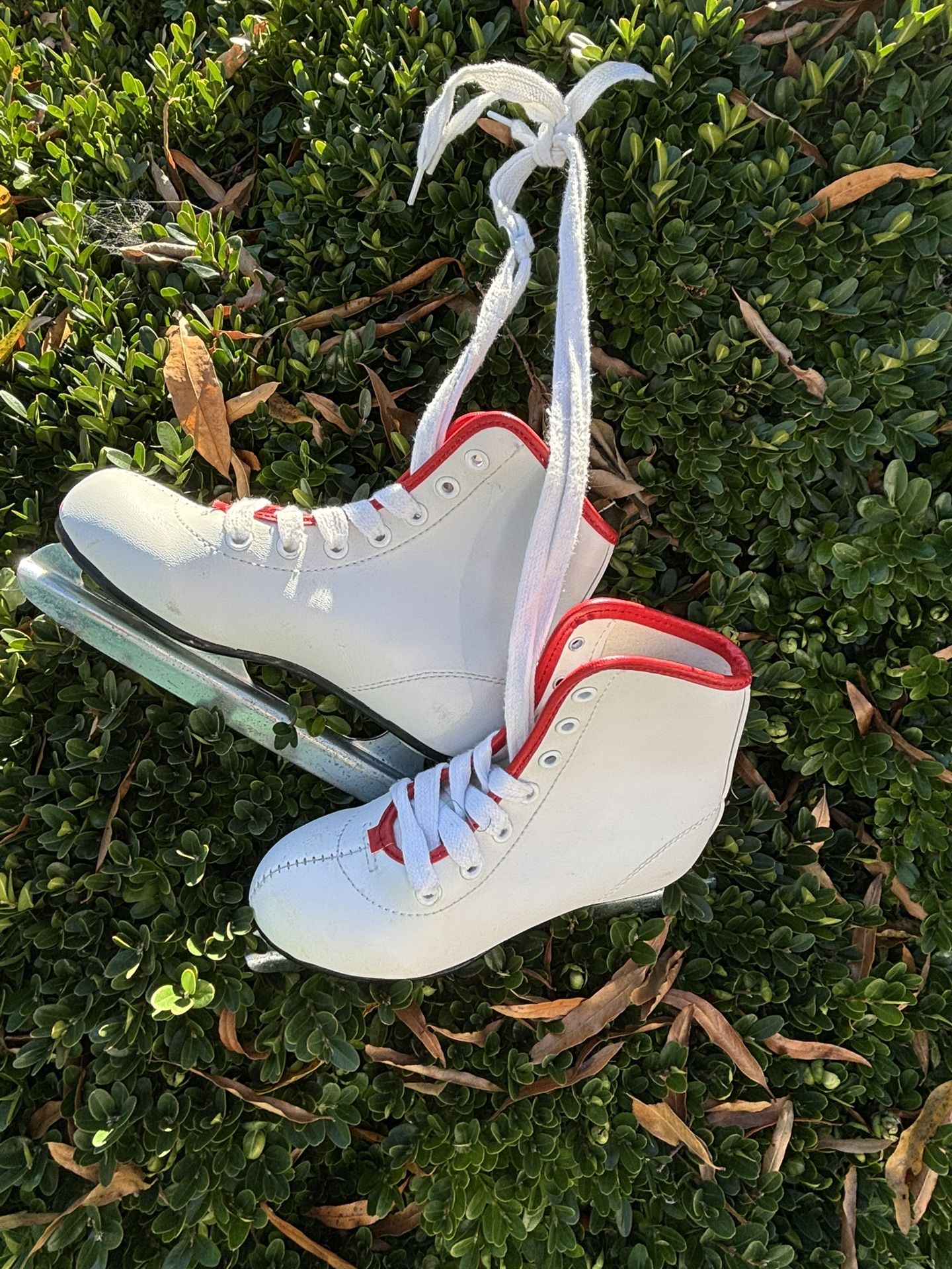 Ice Skates (kids-Girls-Size 11)