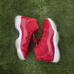 Size 10 Jordan 11