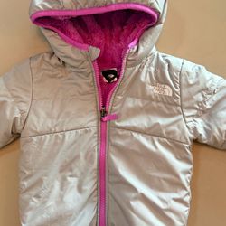 Girls The North Face Reversible Jacket – Size 3T
