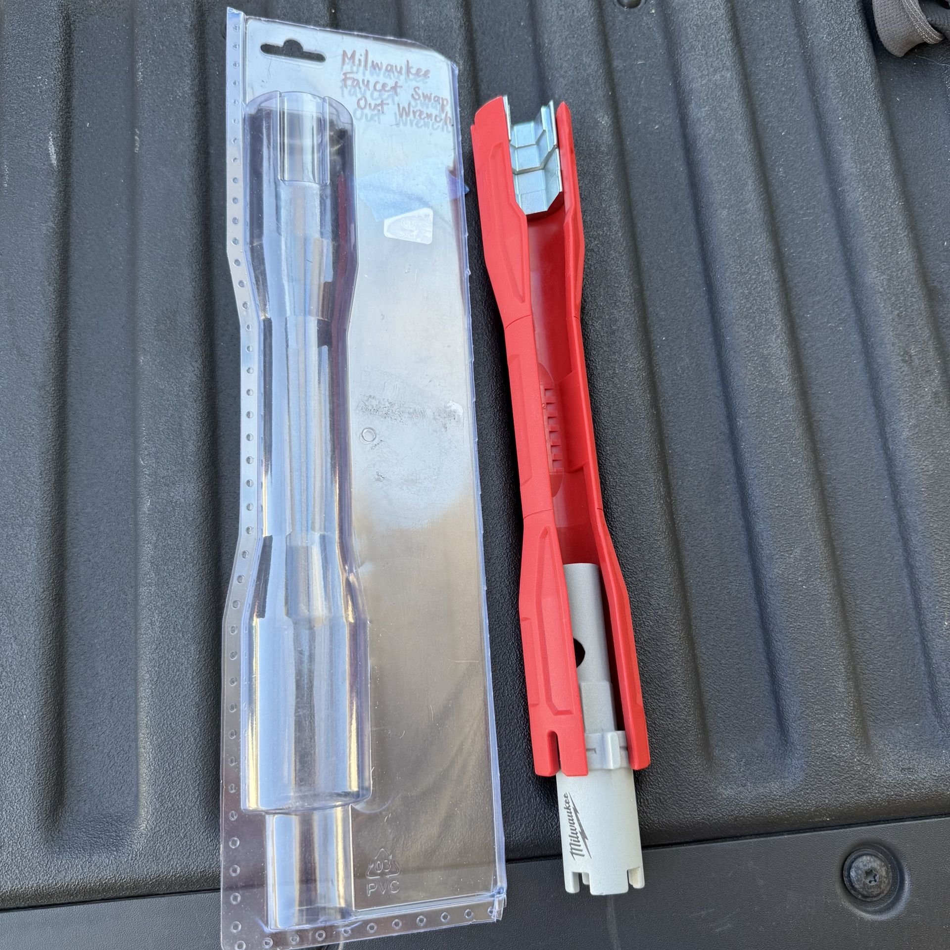 Milwaukee Faucet Swap Out Wrench