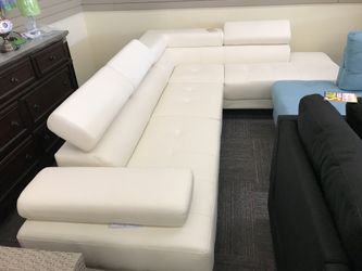 Brand new Sectional, Off white