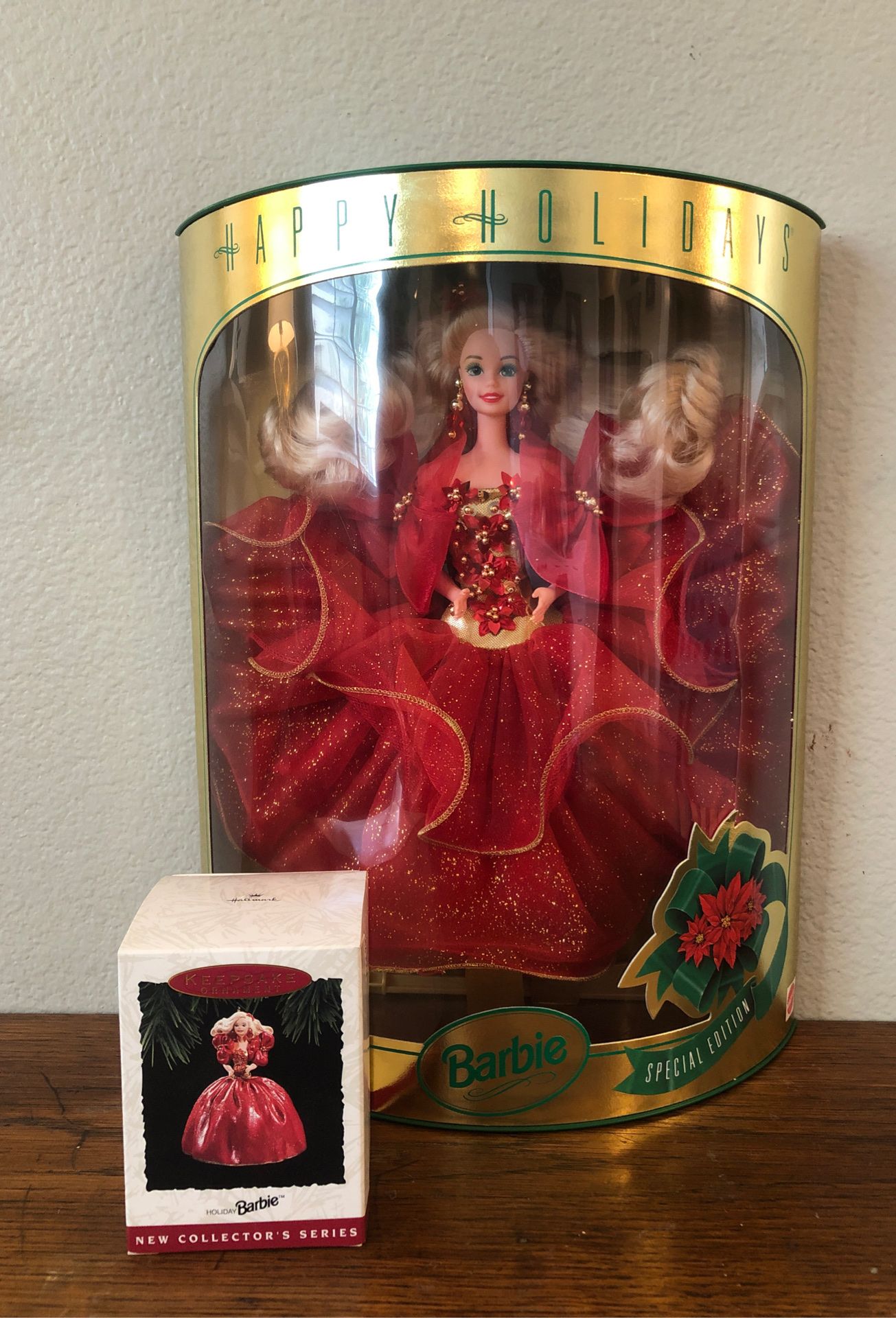 Vintage 1993 HAPPY HOLIDAYS SPECIAL EDITION BARBIE DOLL Mattel Christmas Blonde and hallmark Christmas ornament