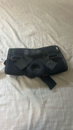 Knee brace
