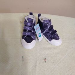  girl's purple velvet shoes