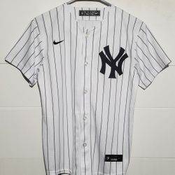 NIKE MLB YANKEES BOYS JERSEY  SIZE MEDIUM 10-12 YRS NEW NO TAGS  