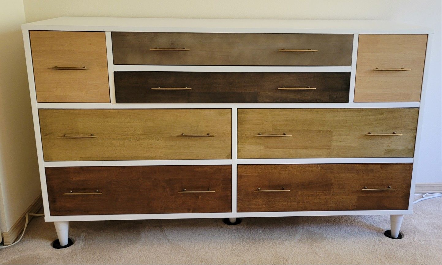 Modern 8 Drawer Dresser - Great Condition!