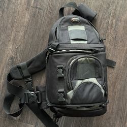 LowePro Camera Bag - Sling 17”