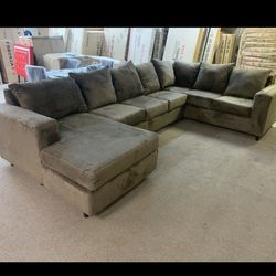 NEW BROWN SECTIONAL 