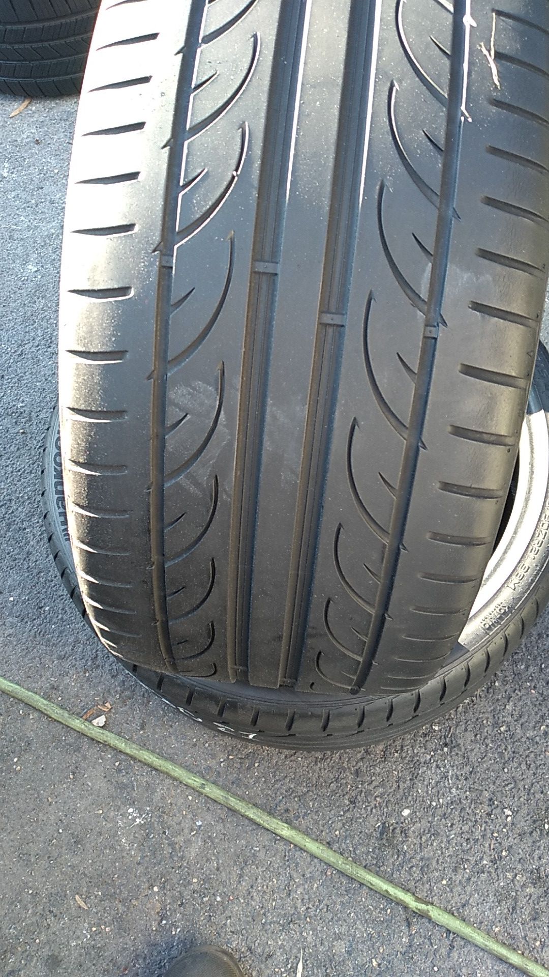 2 used tire Hankook 275/30/21