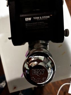 B&W Tow & Stow Receiver Hitch