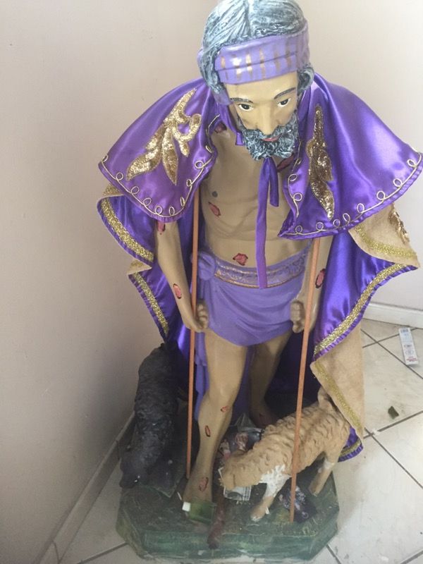 San Lazaro statue