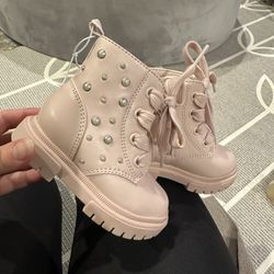NEW Adorable Pink Toddler Boots with Inside Zipper - Size 5 - Tags Attached
