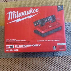 Milwaukee M18 Dual Charger