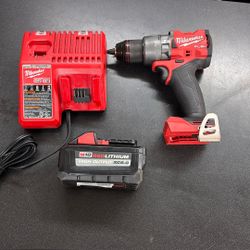 Milwaukee Drill w/ battery And Charger 