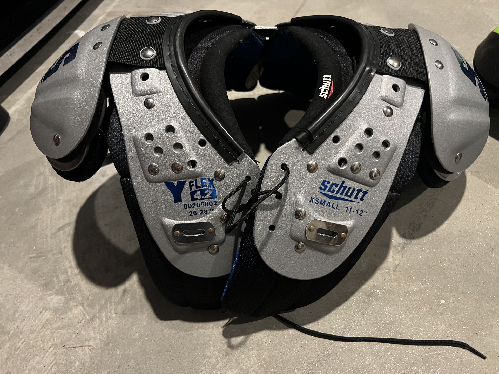 Schutt Y-Flex 4.2 Youth Football Shoulder Pads - X-Small (XS)